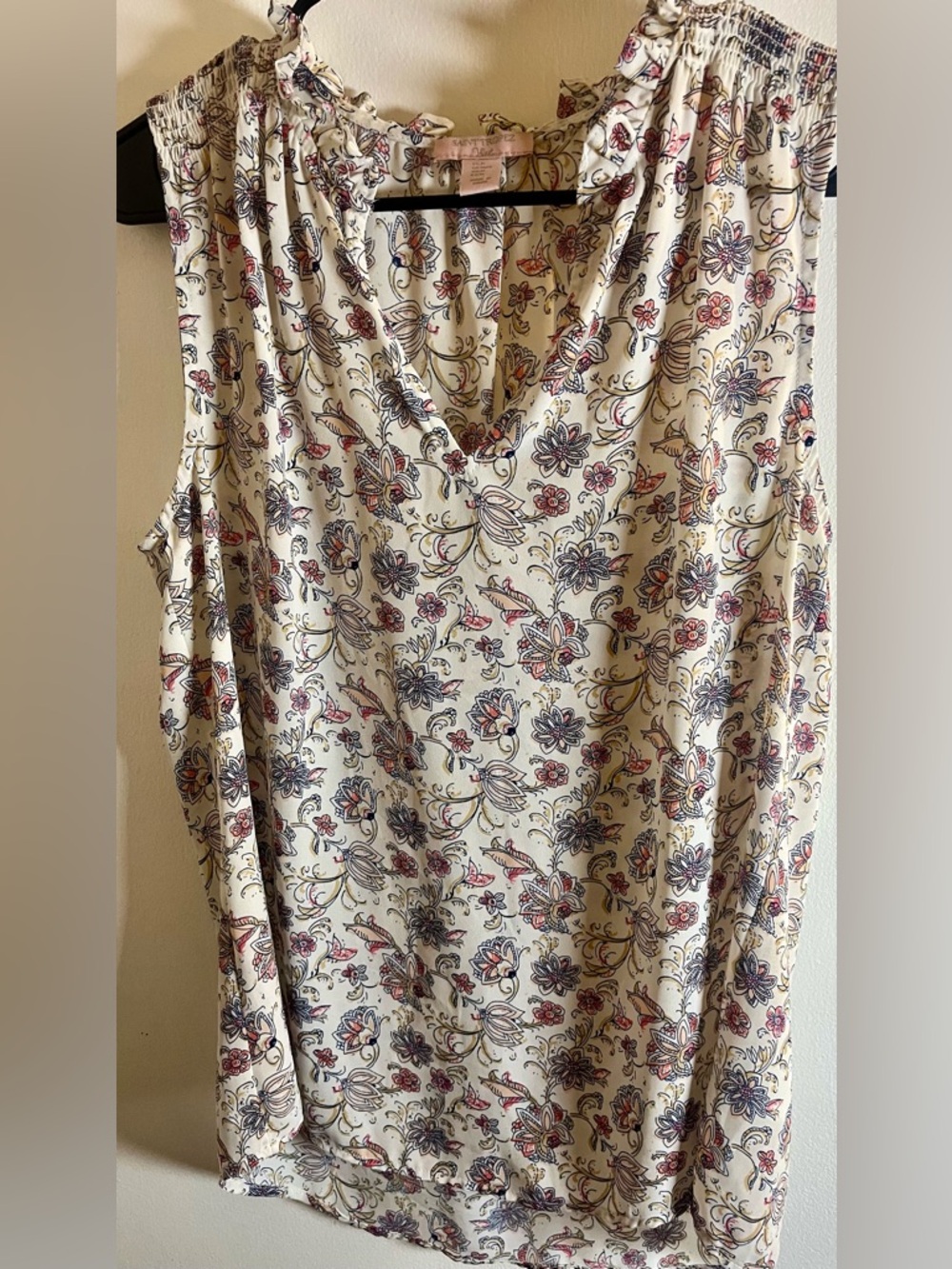 Sleeveless Floral V-Neck Blouse in Cream with Pink & Blue Print